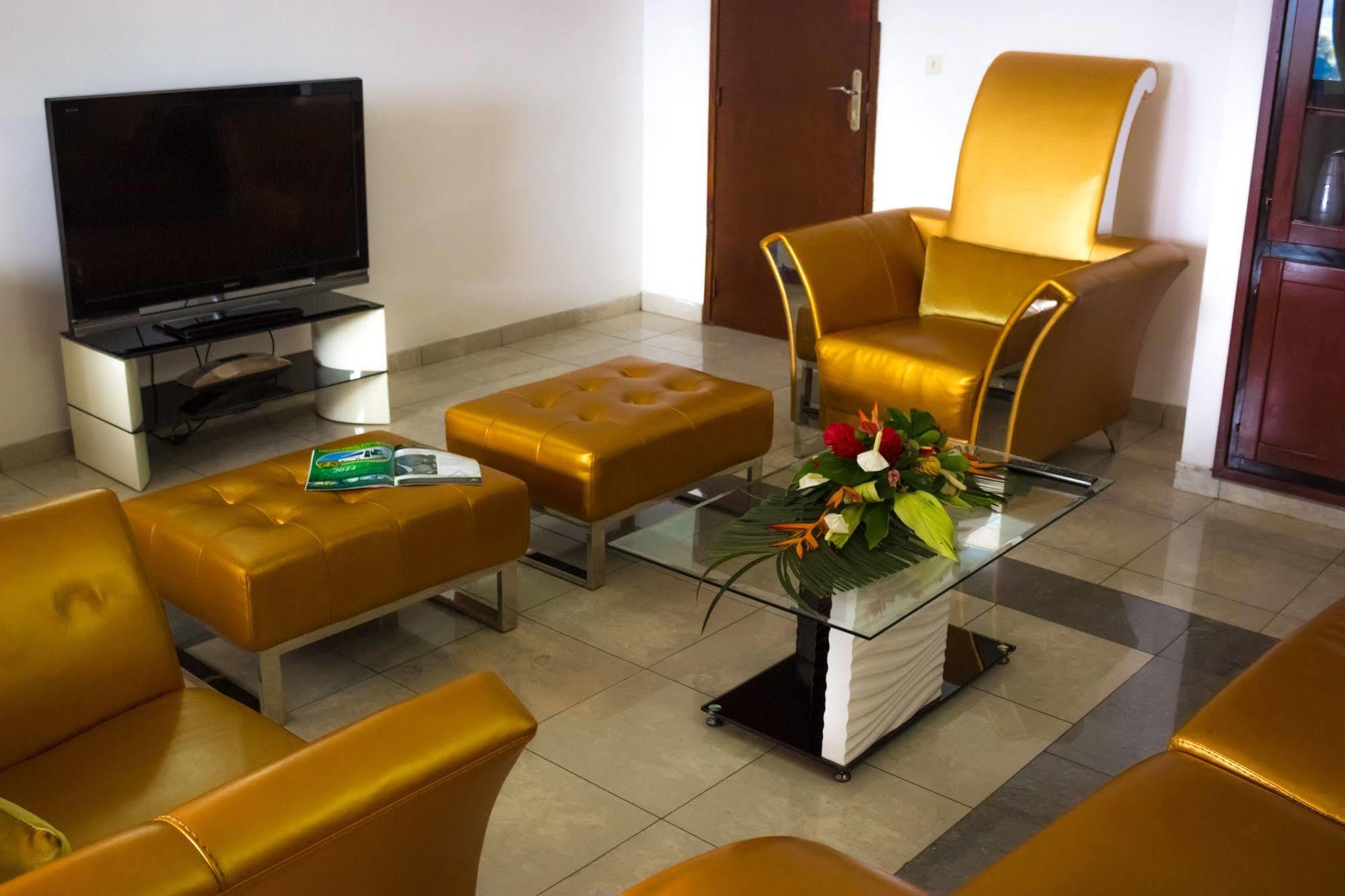 Hotel Azur Yaoundé Exterior foto